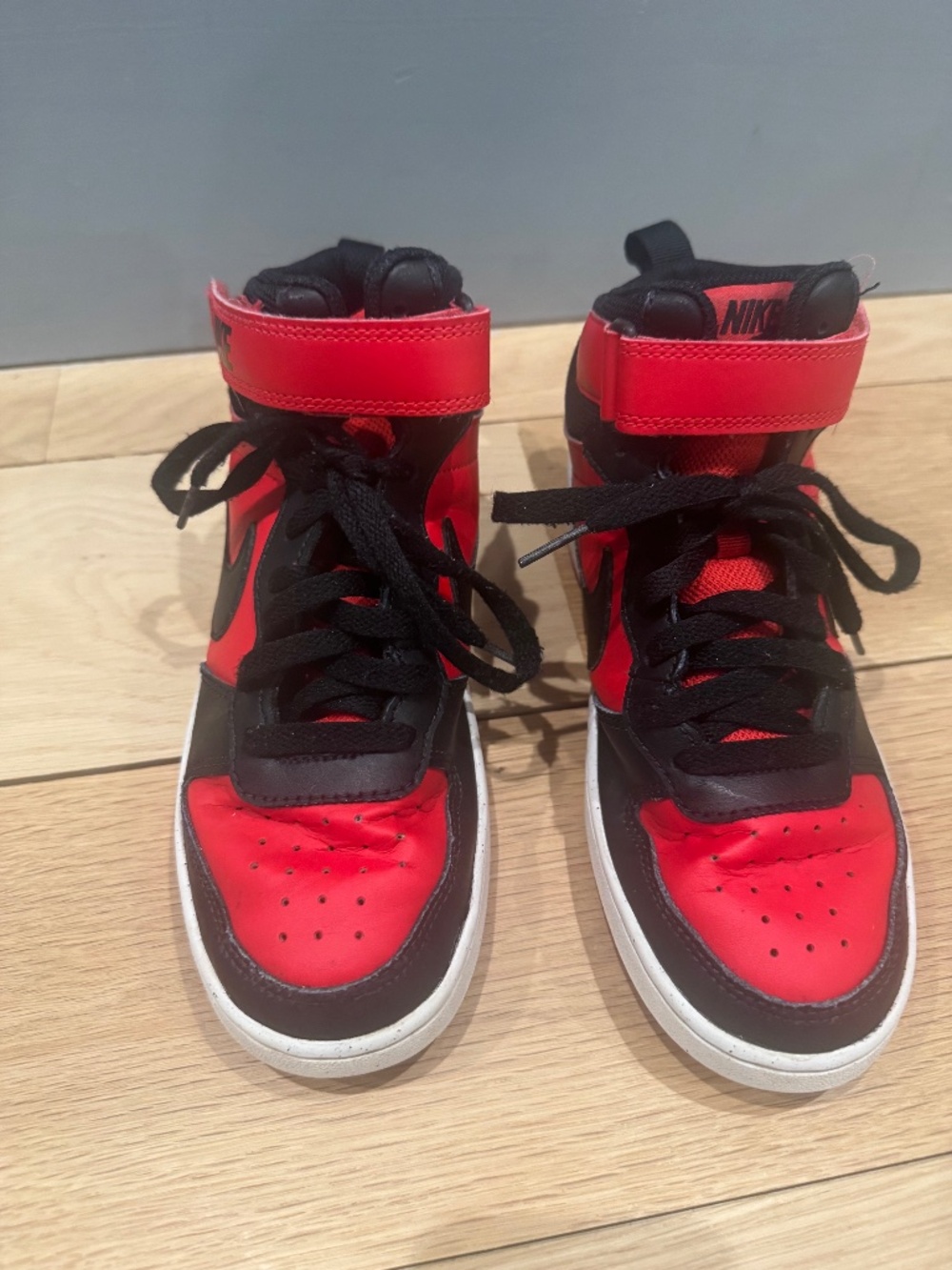 Nike Kids Court Borough Mid 2 University Red/White/Black-Sz 5 Youth
